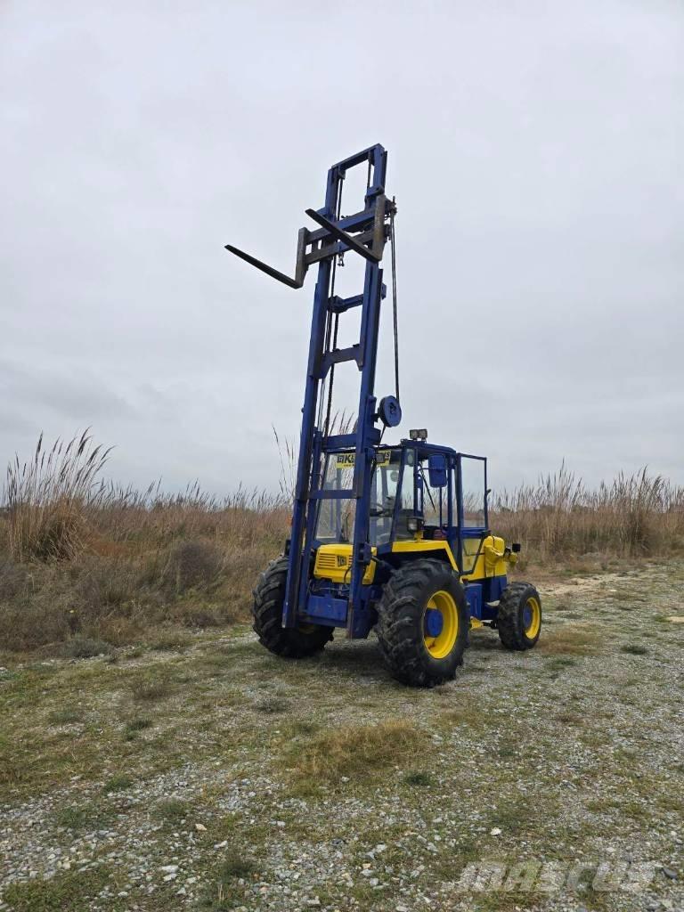 JCB 926 Rough terrain trucks