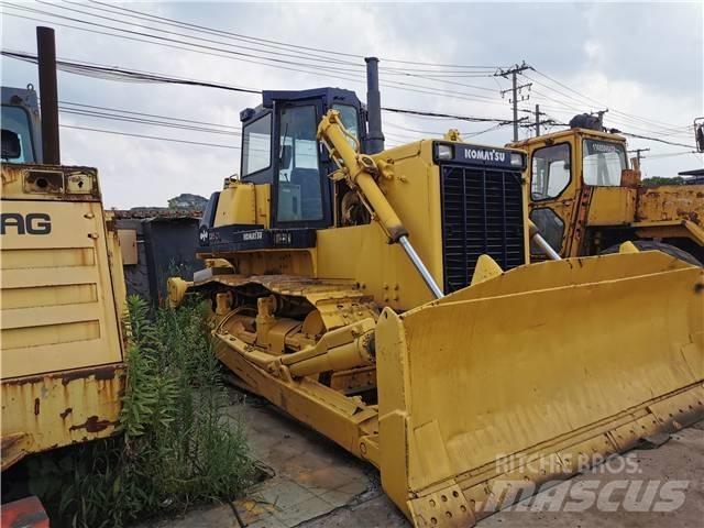Komatsu D85-21 Crawler dozers