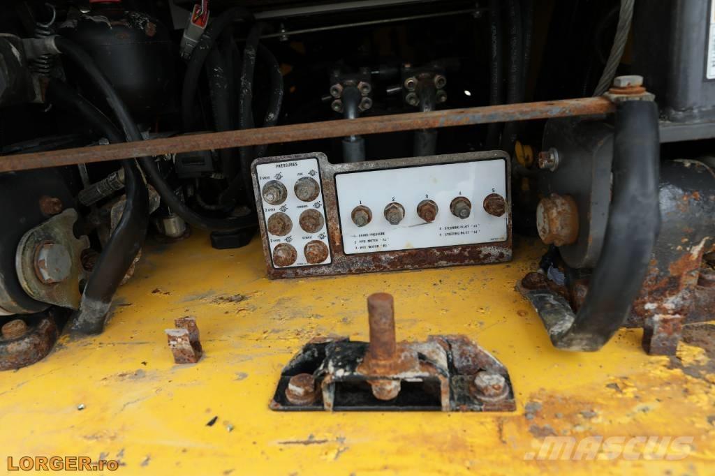 New Holland D 180 Crawler dozers