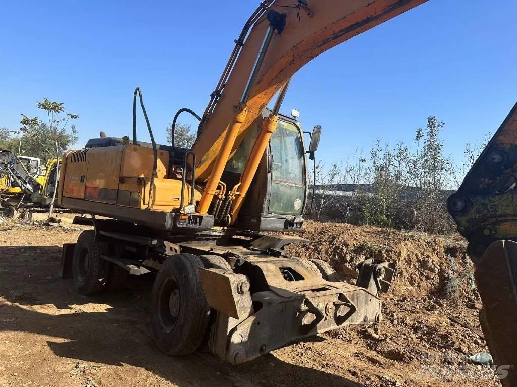 Hyundai R210WD Wheeled excavators