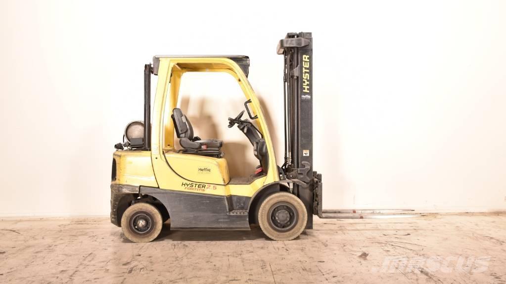 Hyster H2.5FT LPG trucks