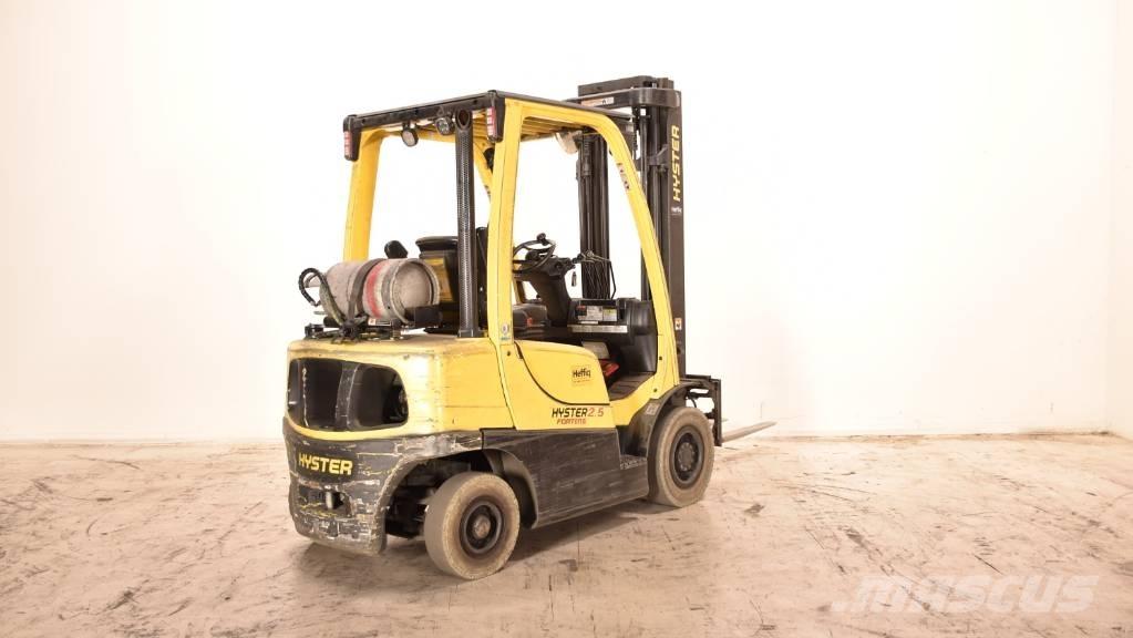 Hyster H2.5FT LPG trucks