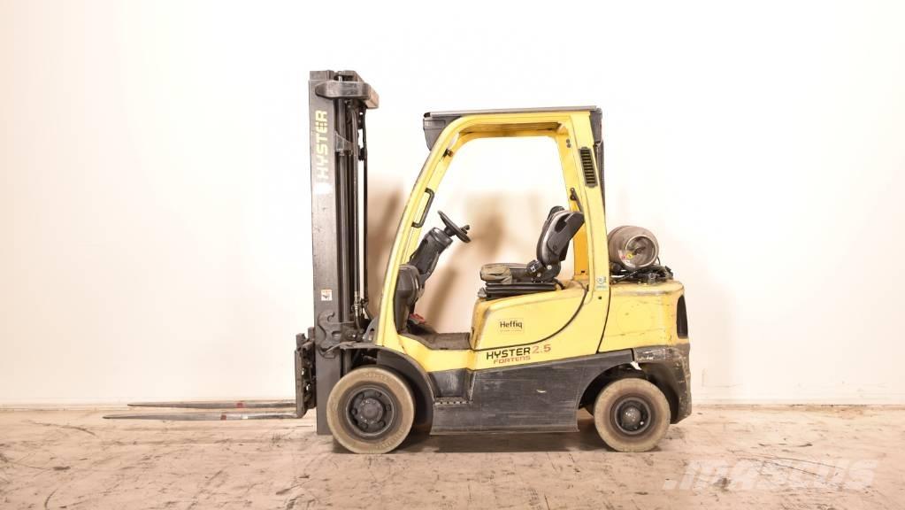 Hyster H2.5FT LPG trucks