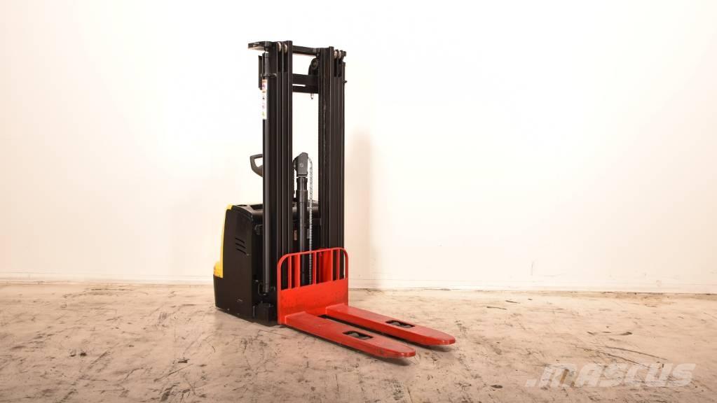 Hyster S1.5UT-24 Pedestrian stacker