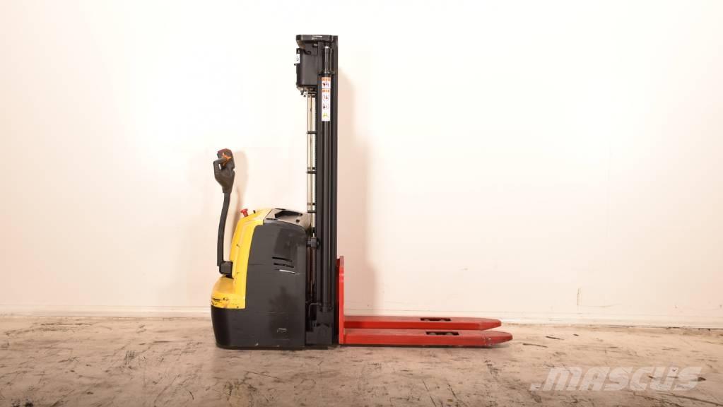 Hyster S1.5UT-24 Pedestrian stacker