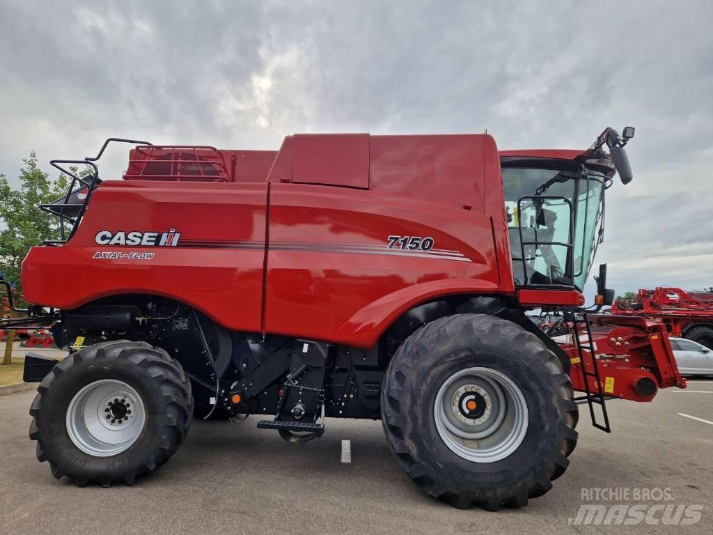Case IH AF 7150 Combine harvesters