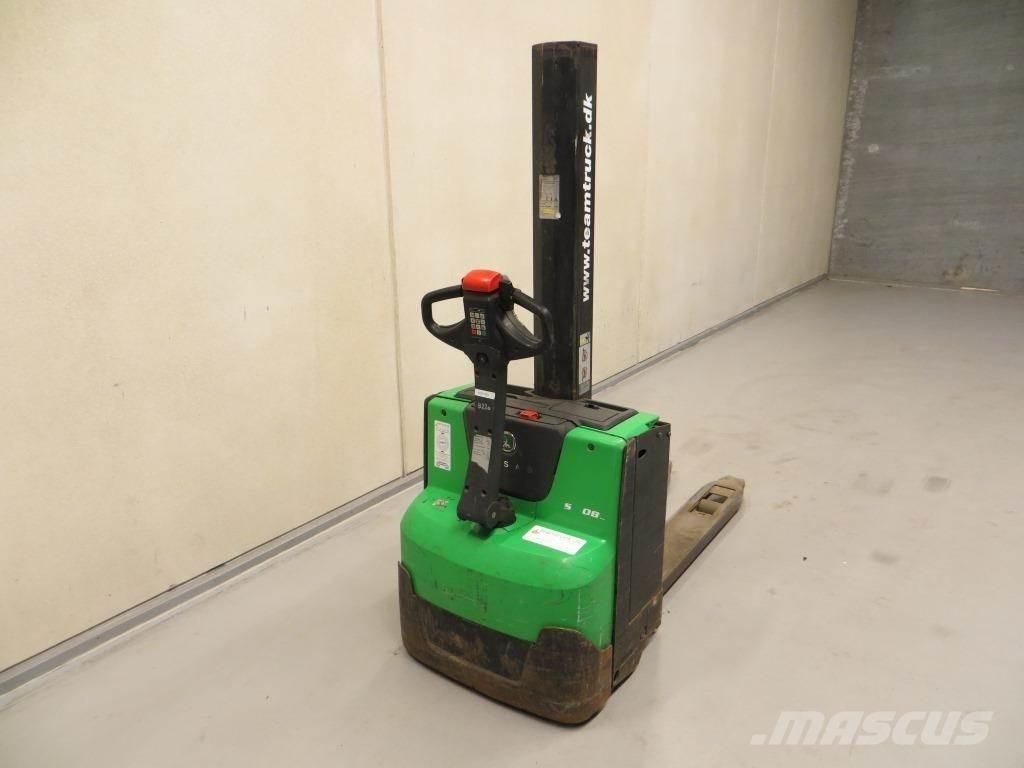 Cesab S208L Self propelled stackers