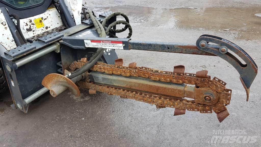 Bobcat LT 213 Plows