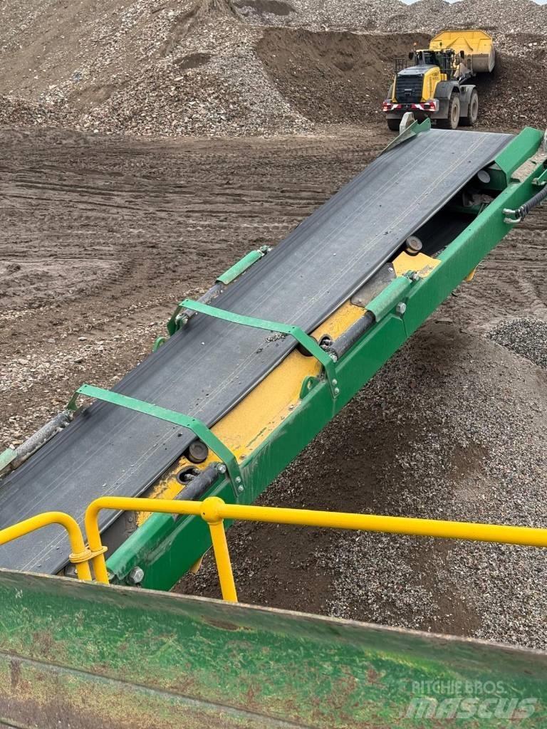 McCloskey R155 Mobile screeners