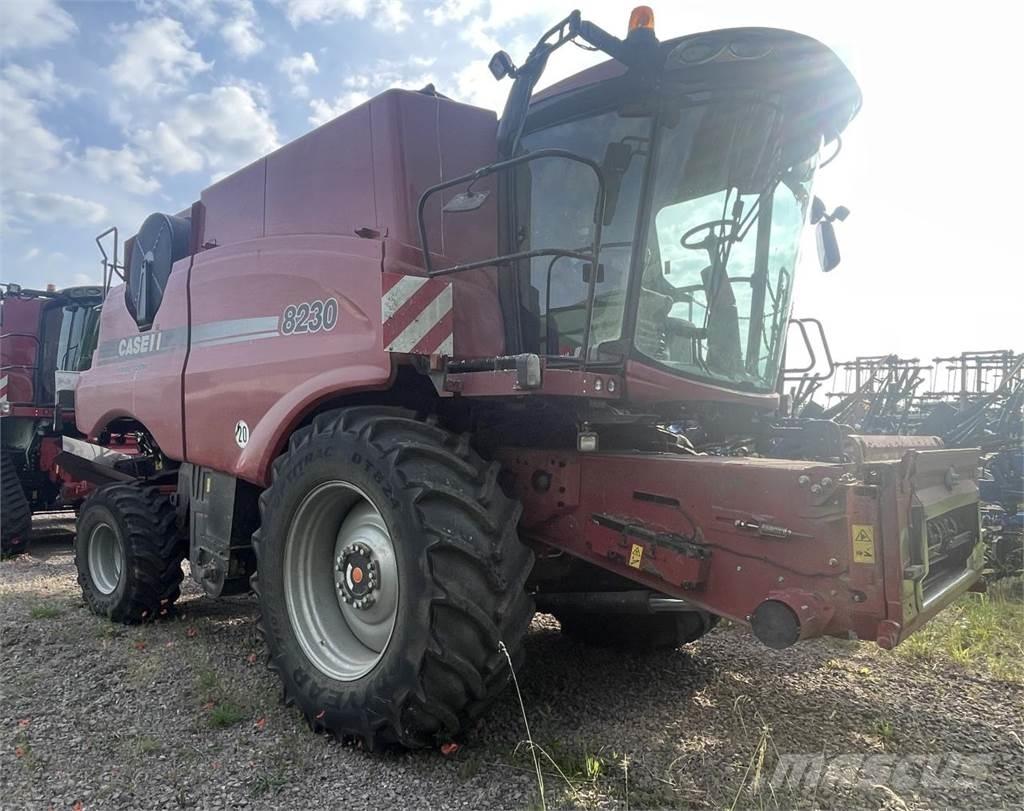 Case IH 8230 AF Combine harvesters