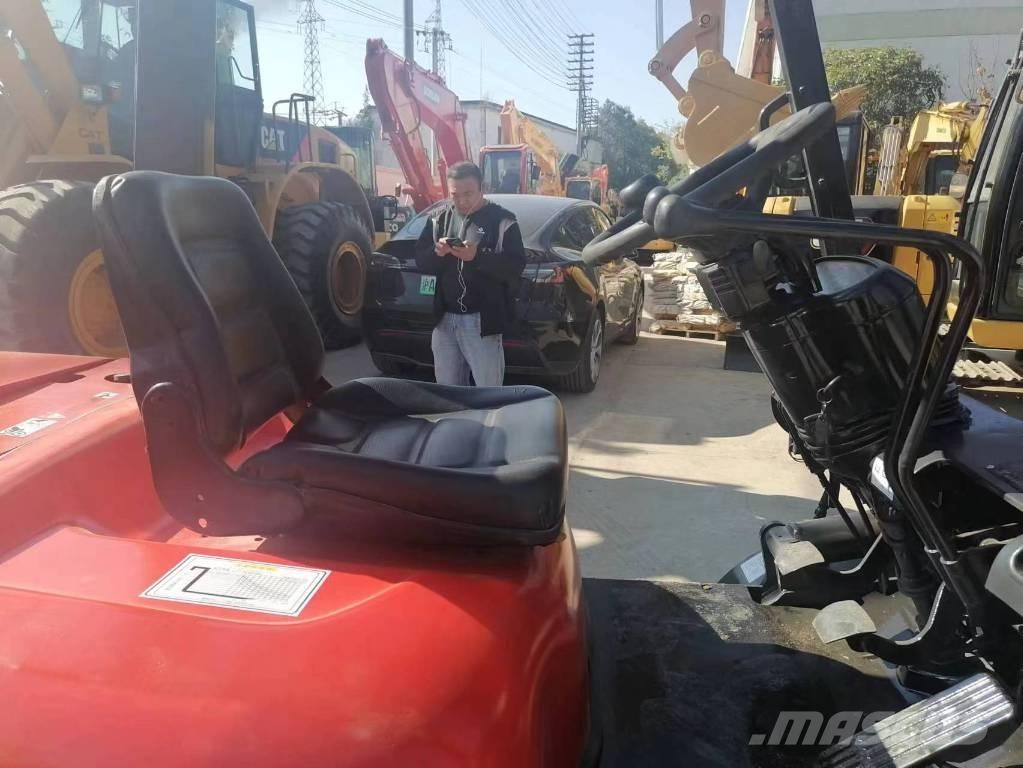 Toyota FD 30 Diesel trucks