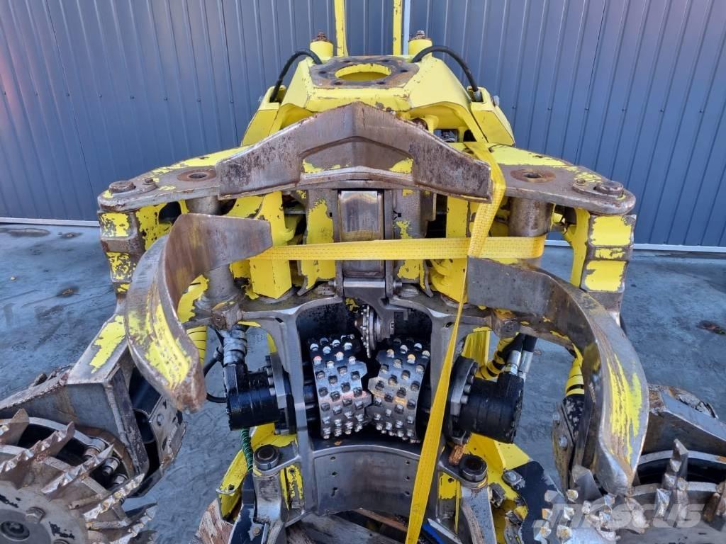 John Deere H480C Harvester heads