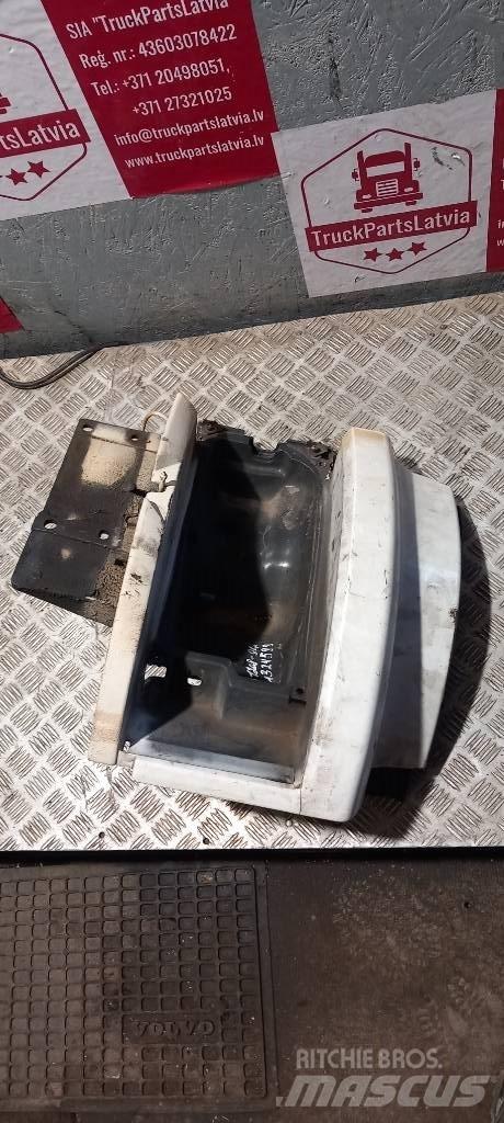 Scania 94 D.  1324599 Cabins and interior