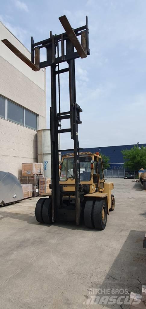 CAT DP 80 Diesel trucks