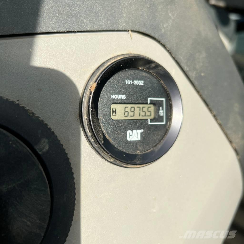 CAT 444 E Backhoe loaders