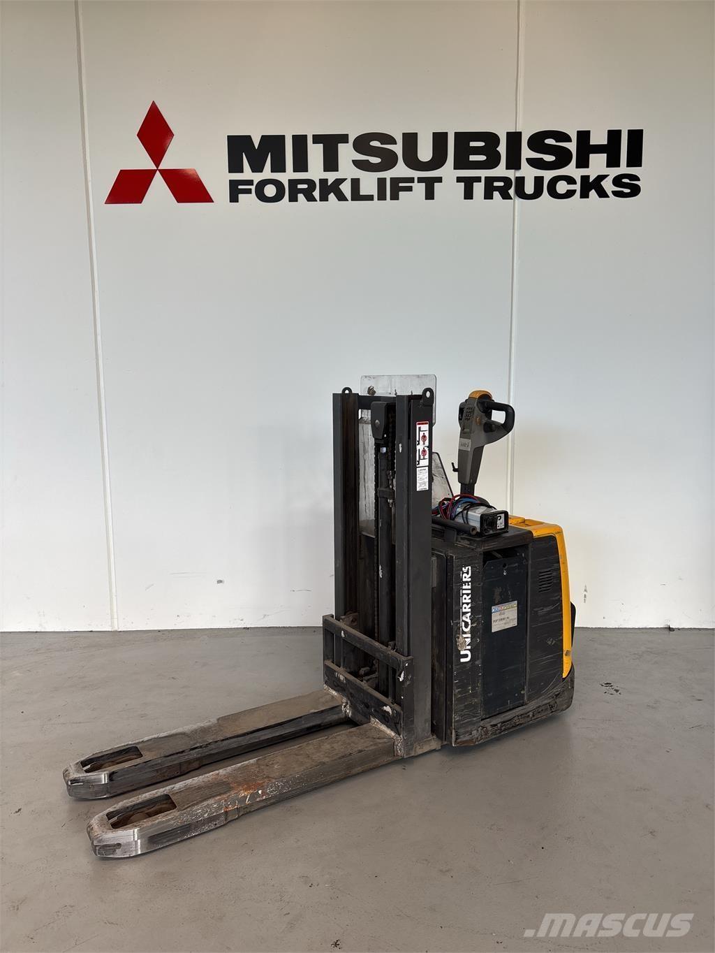 Atlet PDP200 Self propelled stackers