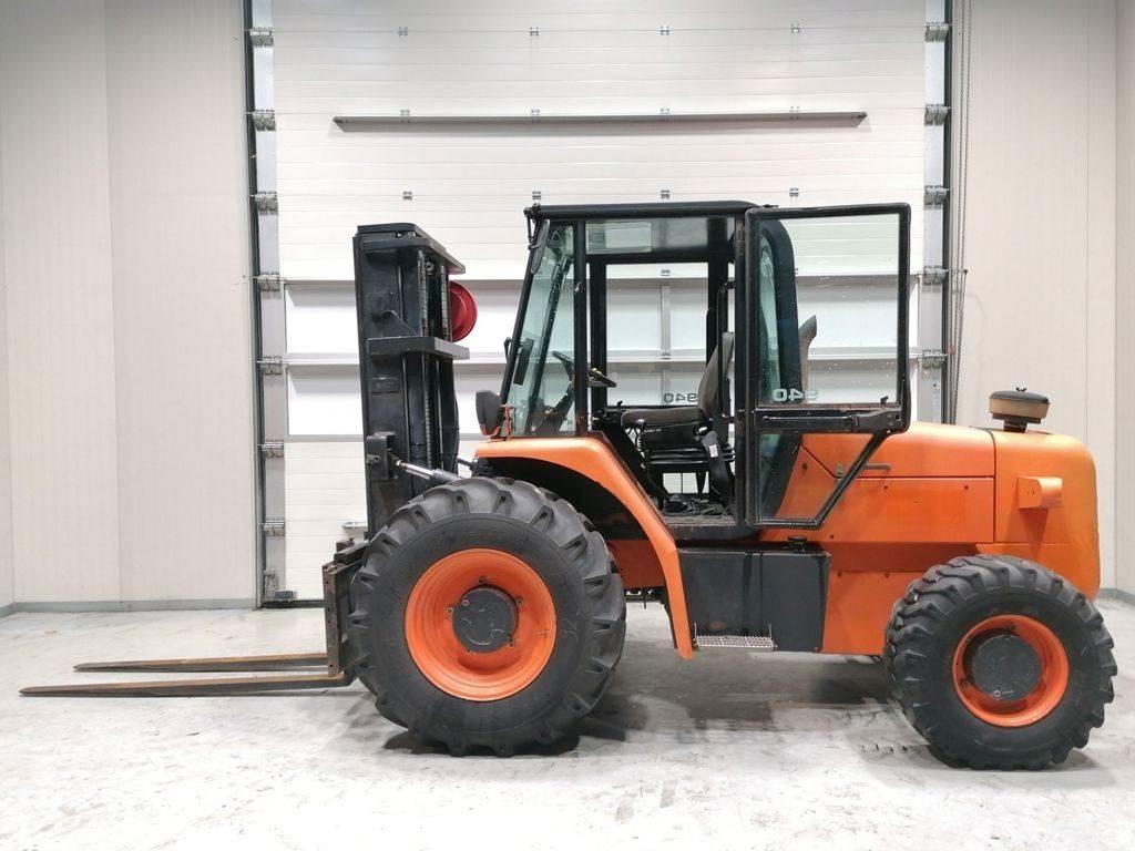 JCB 940 Rough terrain trucks