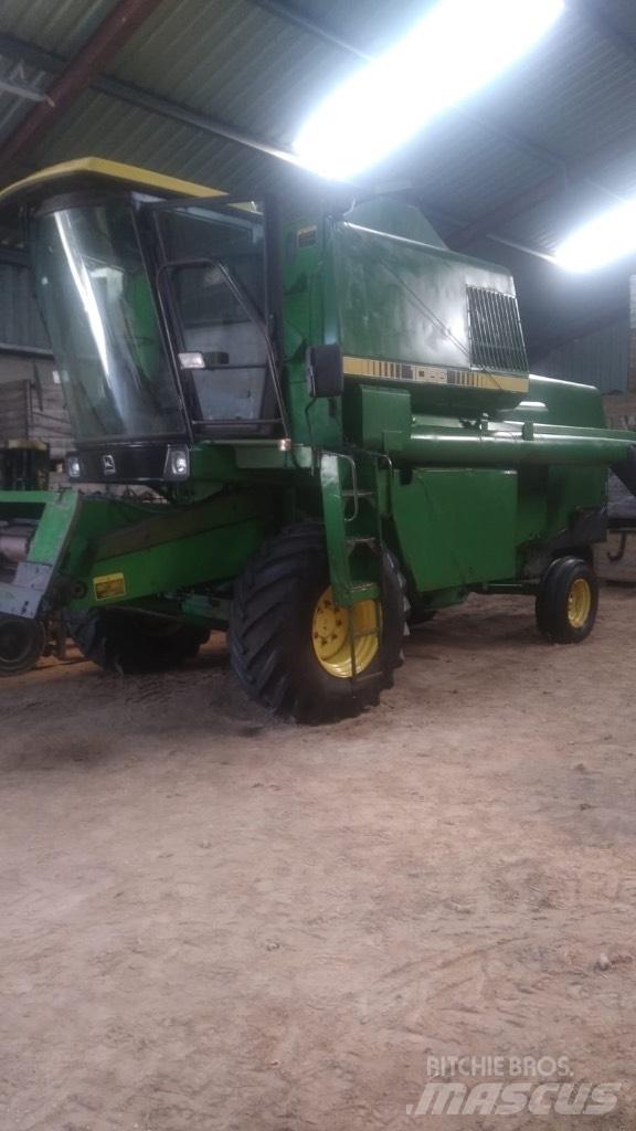 John Deere 1065 Combine harvesters