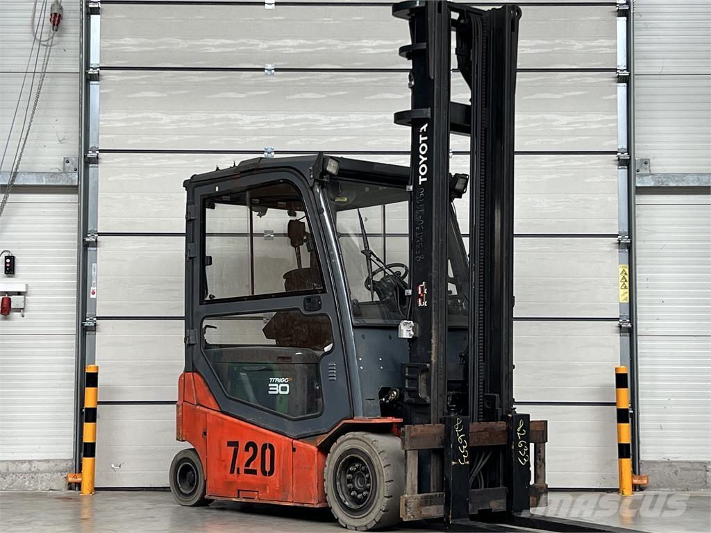 Toyota 8FBMT30 Electric forklift trucks