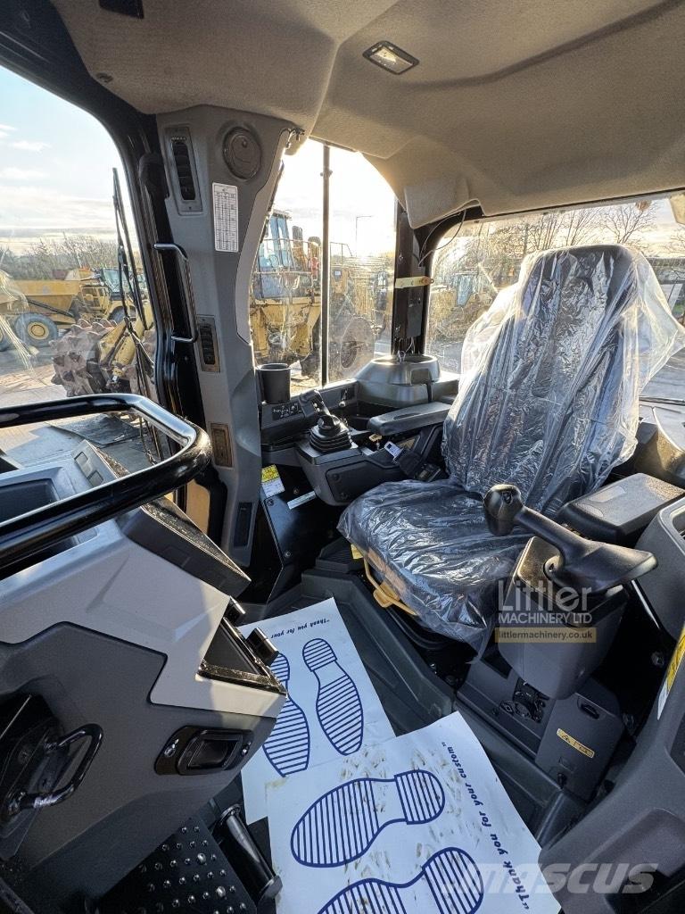 CAT D 5 Crawler dozers