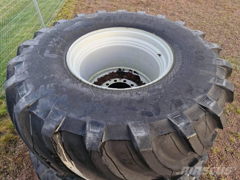 Alliance 800/65-R32 Tyres, wheels and rims