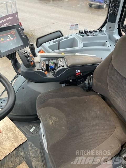 Valtra T214 Versu Tractors