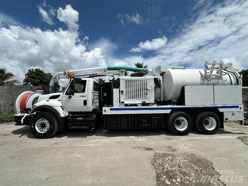 International 7400 Combi / vacuum trucks