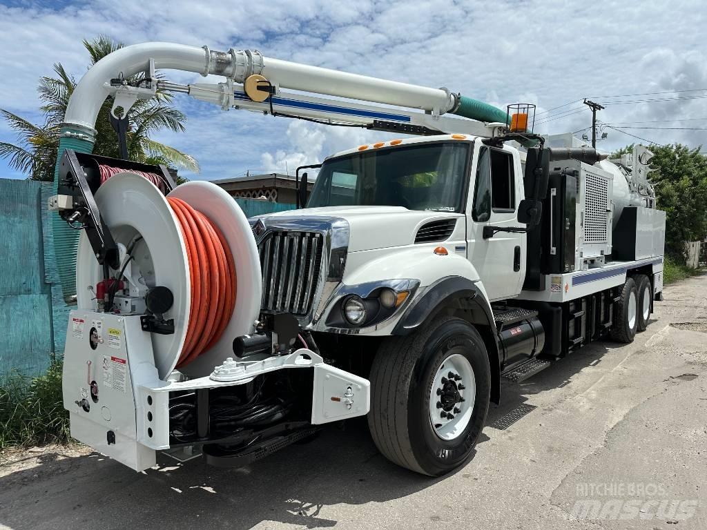 International 7400 Combi / vacuum trucks