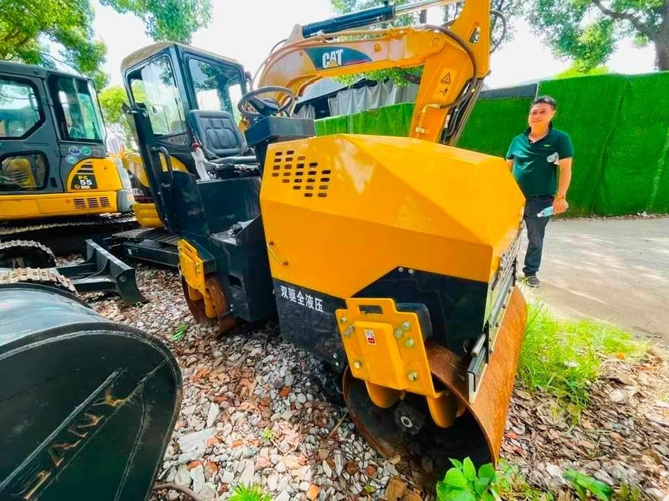 CAT 303 Mini excavators < 7t (Mini diggers)