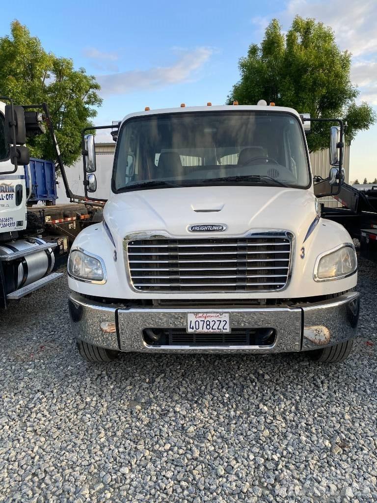 Freightliner CB Cable lift demountable trucks
