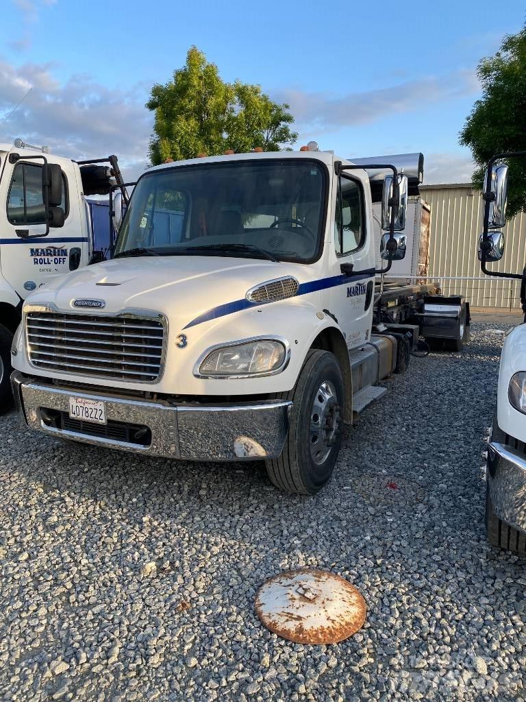 Freightliner CB Cable lift demountable trucks