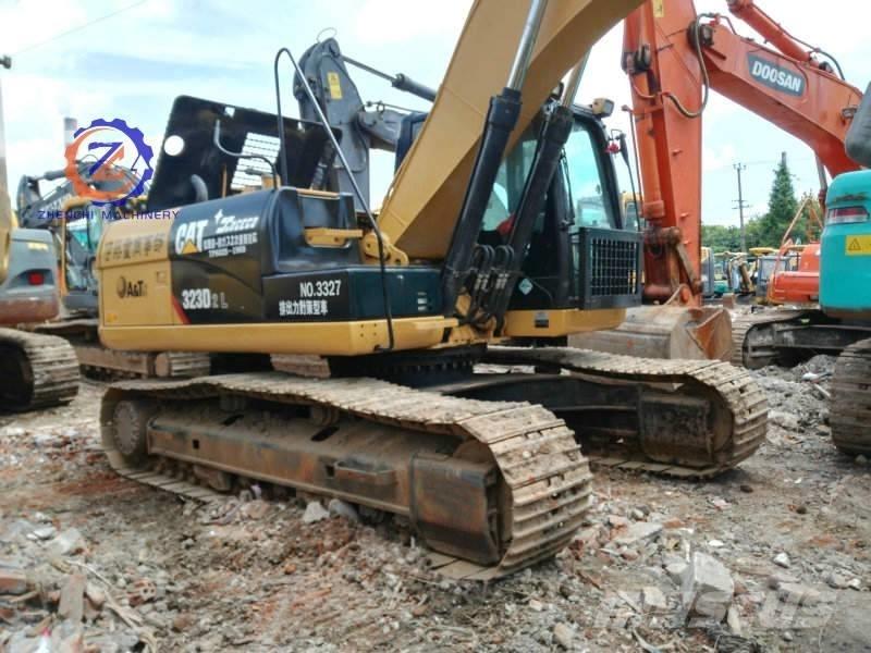 CAT 323 D L Crawler excavators