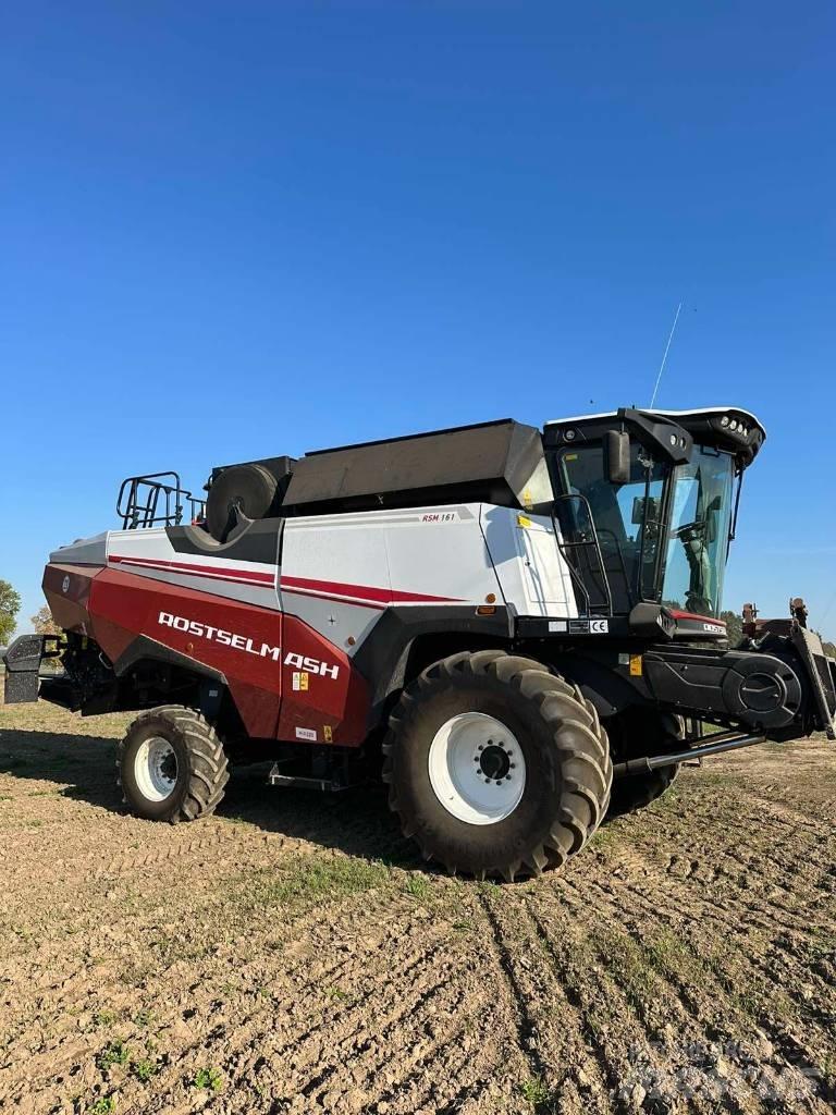 Rostselmash RSM 161 Combine harvesters