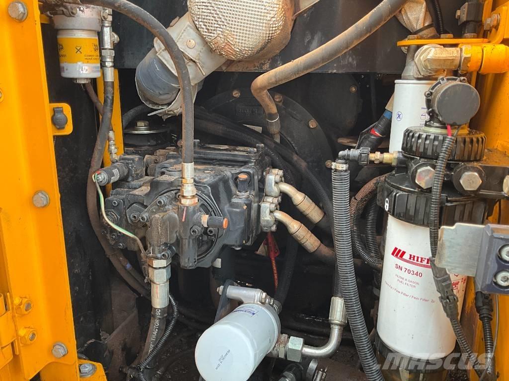 JCB JS 130 LC Crawler excavators