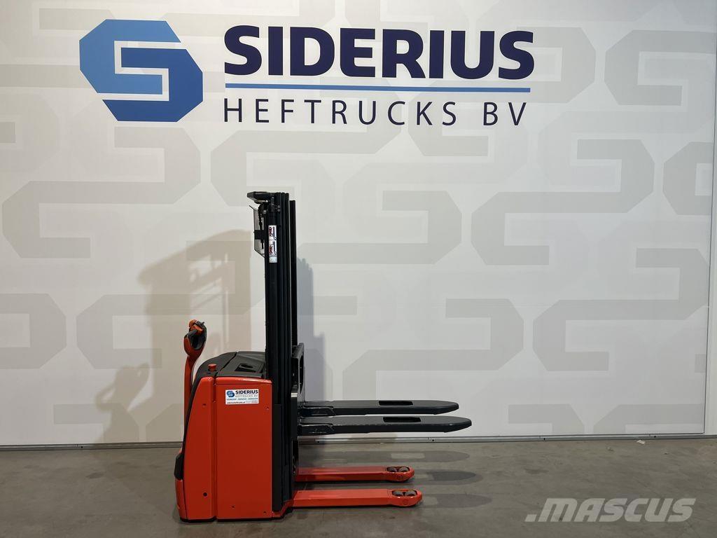 Linde L14 Pedestrian stacker