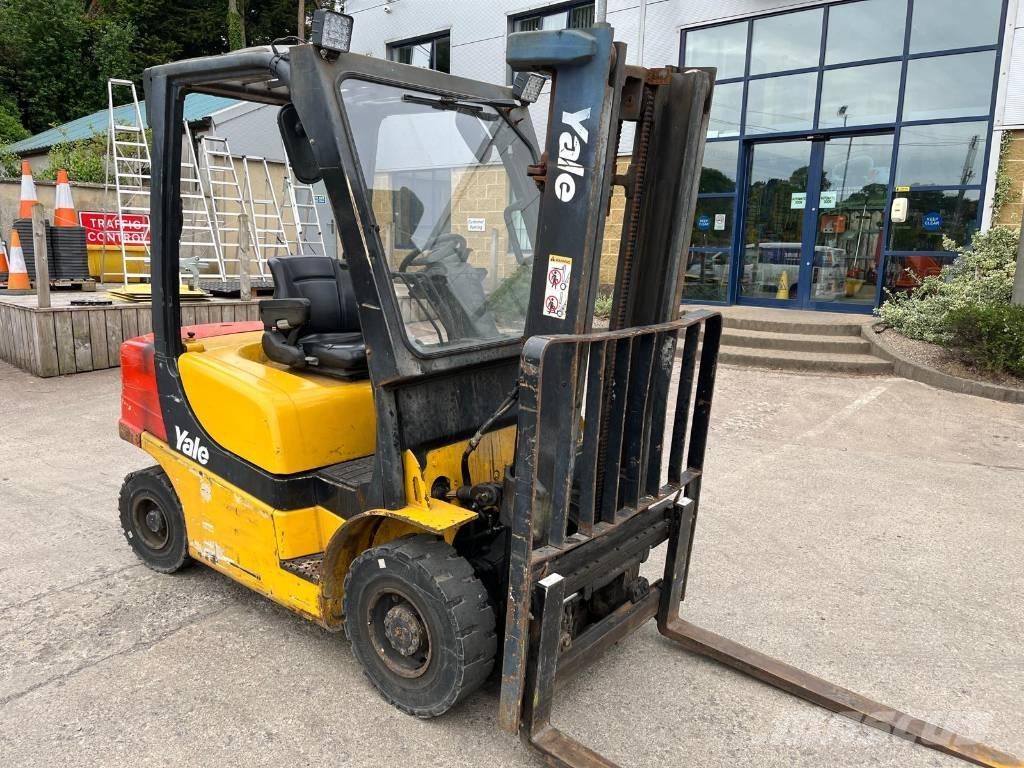 Yale GDP 25 VX Diesel trucks