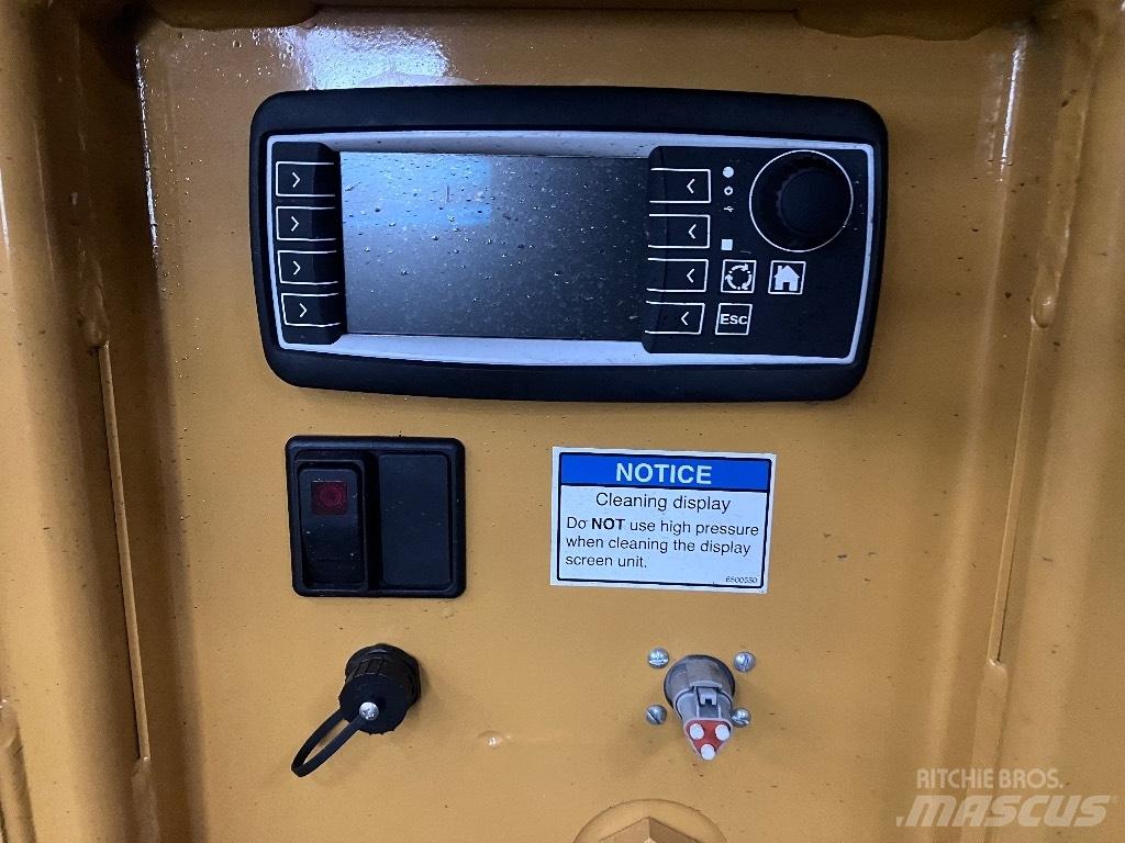 Haybuster H1135 Bale shredders, cutters and unrollers