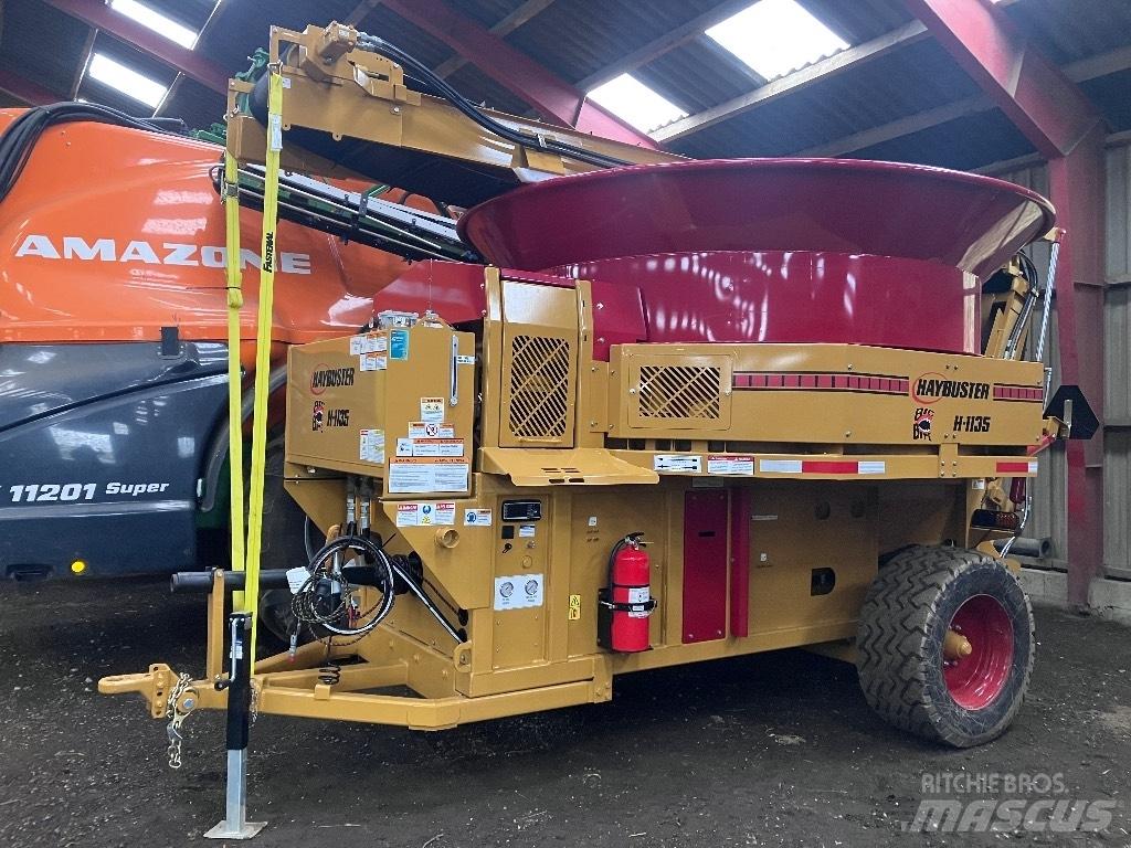 Haybuster H1135 Bale shredders, cutters and unrollers