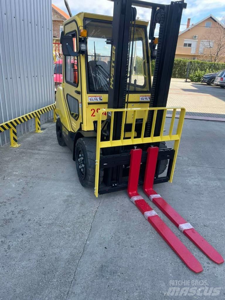Hyster H3.5UT LPG trucks