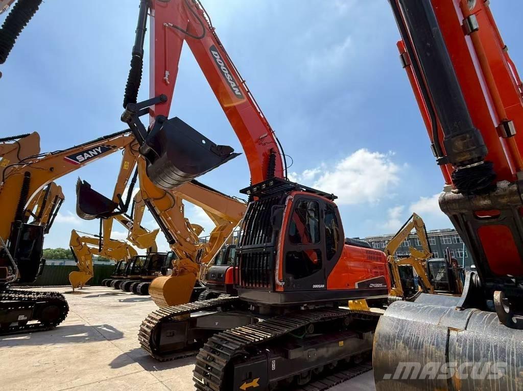 Doosan DX 225 Crawler excavators