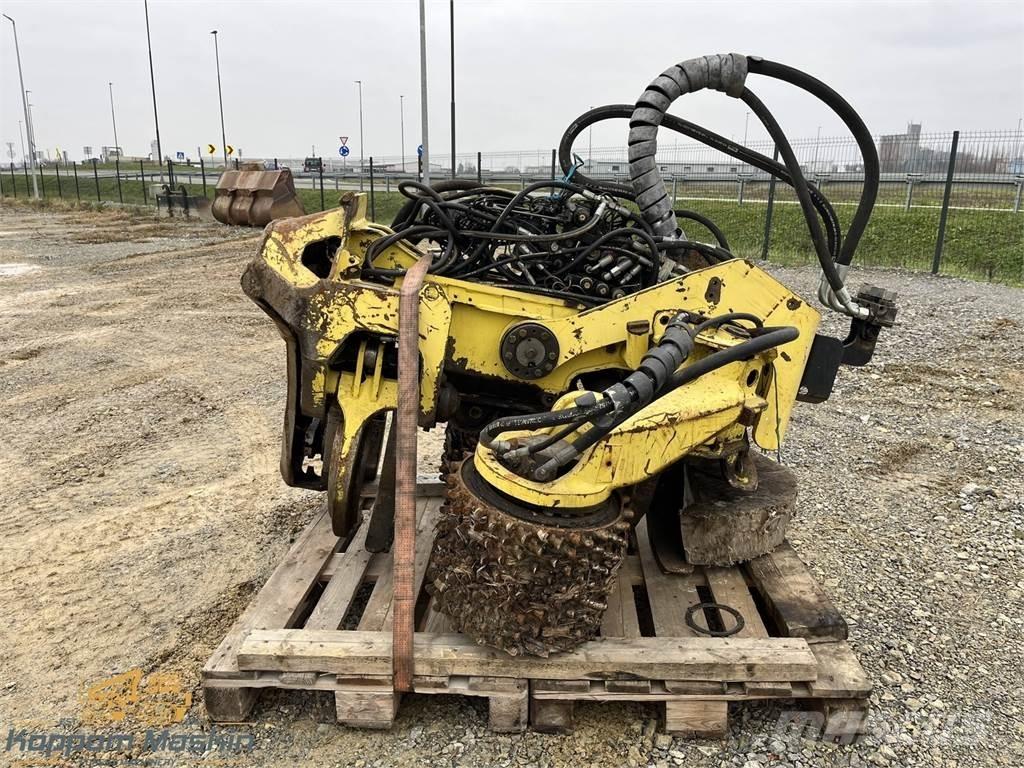 John Deere H270 Harvester heads