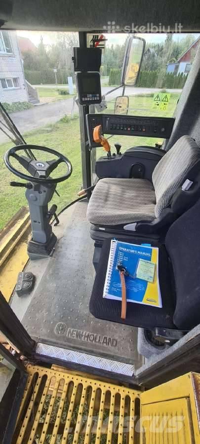 New Holland TX 64 Combine harvesters