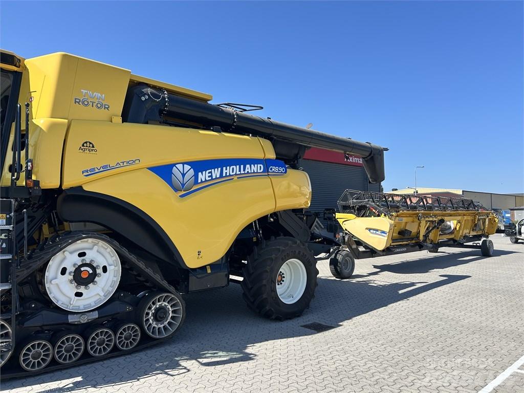 New Holland CR 8.90 Combine harvesters