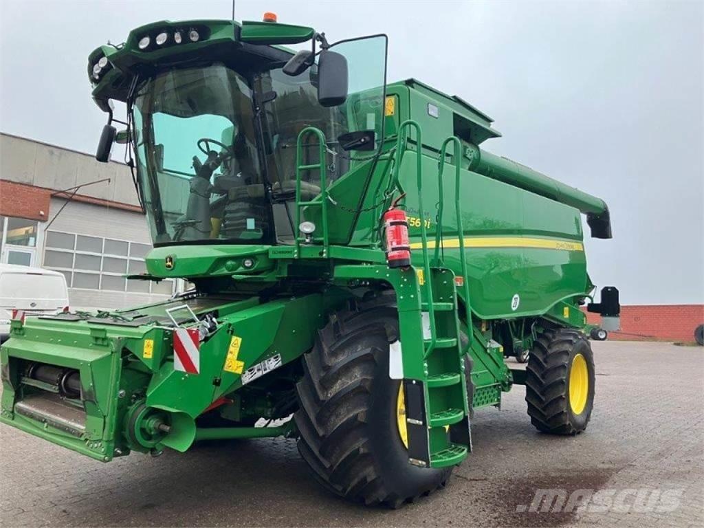 John Deere T560 Combine harvesters