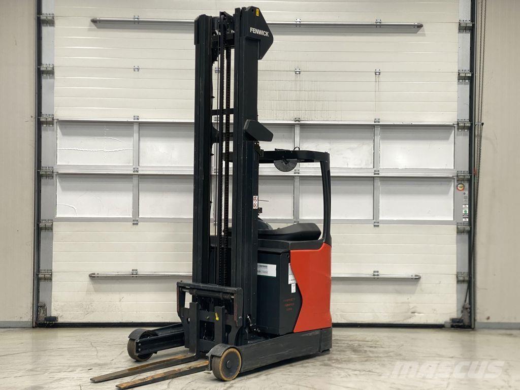Linde R16 Reach trucks