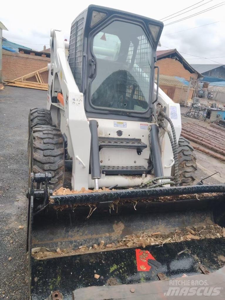 Bobcat S 300 Skid steer loaders