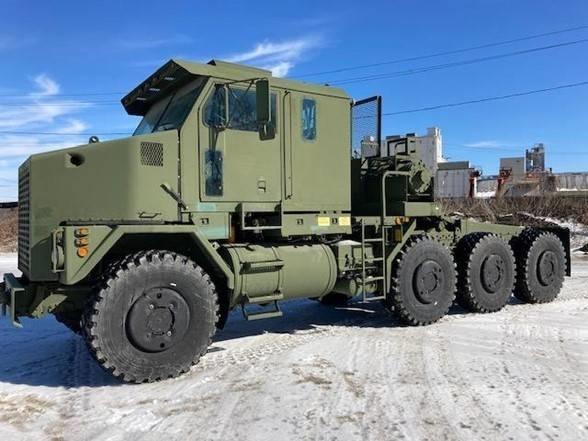 Oshkosh M1070 Tractor Units
