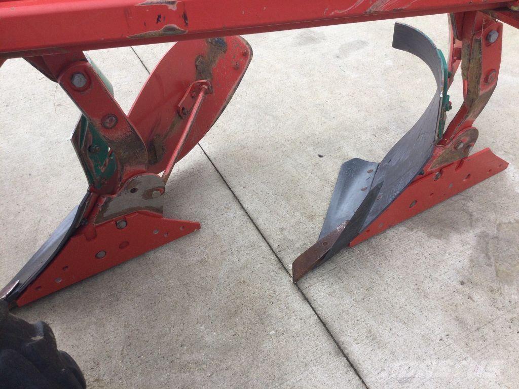 Kverneland LS100 Conventional ploughs