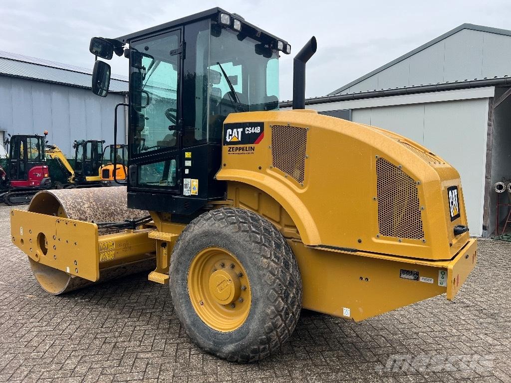 CAT CS44B - CS 44 B Single drum rollers