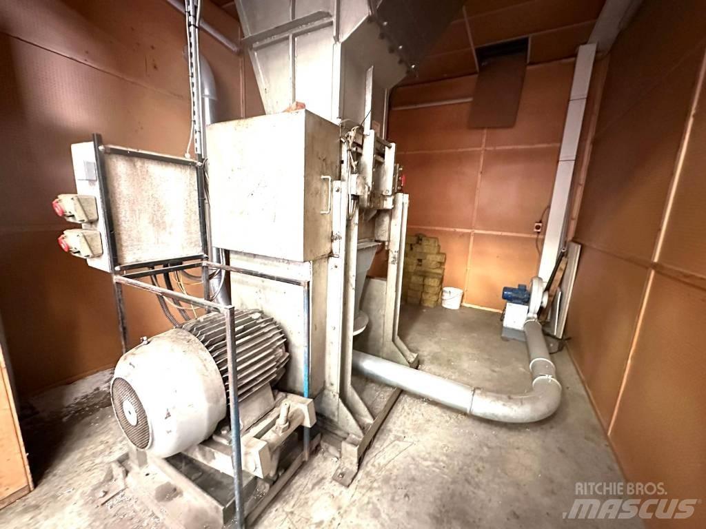  Leesona 18 x 28 Waste sorting equipment